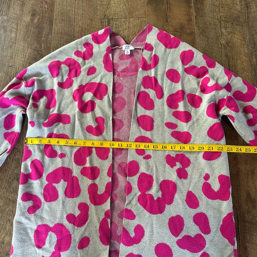 Women's Crown & Ivy Cardigan Size M Gray & Pink Leopard Print - Picture 4 of 6